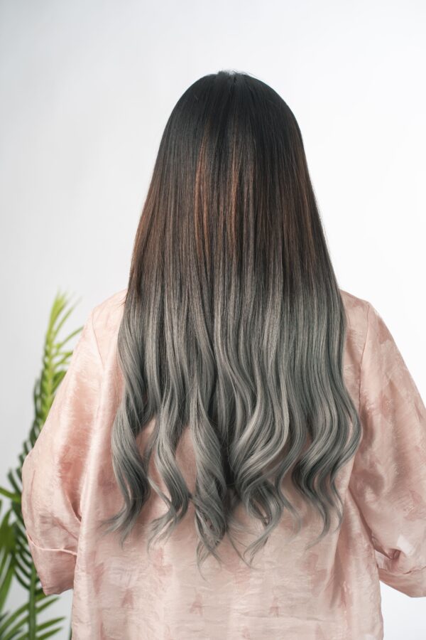 Hair Extension Curly -Balayage Ombre Gray - Big Wave - Image 3