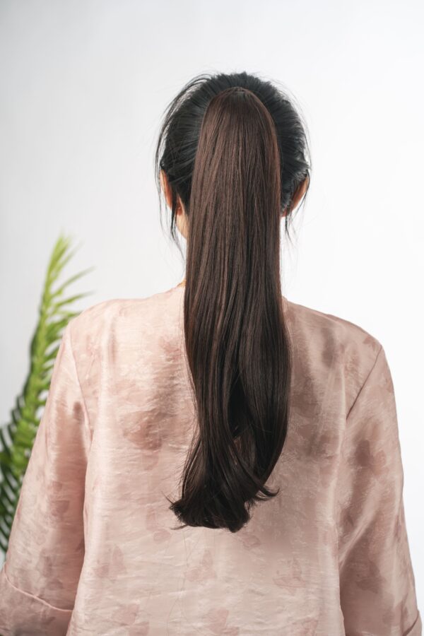 Ponytail Extension Curly - Layered Soft Waves